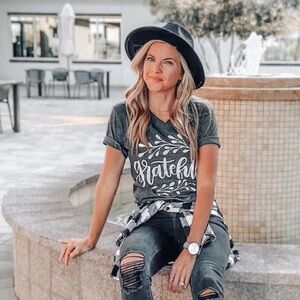 “Grateful” V-Neck Graphic Tee